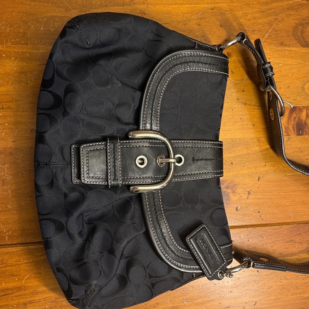 Coach SoHo Black Shoulder Bag with Silver Accents and Matching wallet - Picture 3 of 16